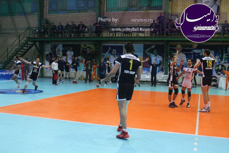 تصویر : http://up.volleyball-forum.ir/up/volleyball-forum/Pictures/matin-aloominiyom-92-09-24-www-varamincity-com-(59).jpg
